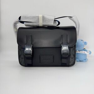 Coach C3747 Track Crossbody Bag In Signature Canvas Messenger Men’s NWT Org $490